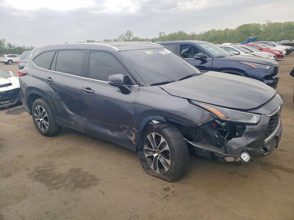 2022 Toyota Highlander VIN 5TDGZRAH1NS550678 COPART salvage auction — FRONT END, Nj - Certificate Of Title (P), sold $17,600 on 2026-07-14 (photo 4)