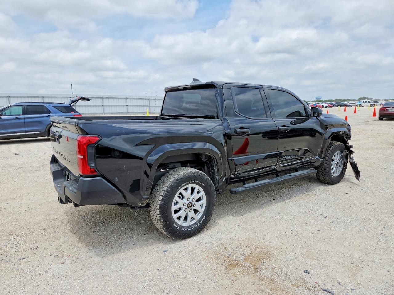 2025 Toyota Tacoma VIN 3TYKD5HN1ST020028 COPART salvage auction — Front End, TX - SALVAGE VEHICLE TITLE, sold $16,900 on 2026-07-03 (photo 3)
