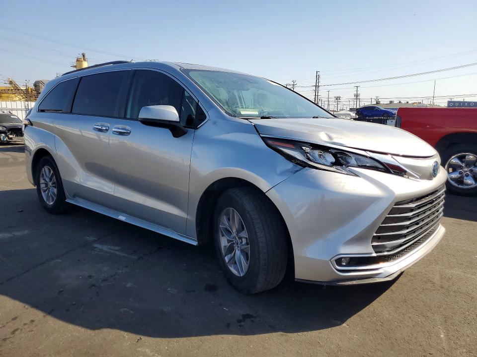 2022 Toyota Sienna VIN 5TDJSKFC9NS044854 COPART salvage auction — FRONT END, Az - Dis/Dlr/Exp Only Salvage Title, sold $7,900 on 2026-07-20 (photo 4)