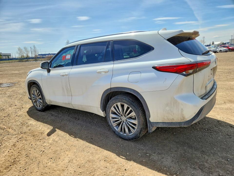 2020 Toyota Highlander VIN 5TDFZRBH9LS050128 COPART salvage auction — VANDALISM, Salvage Title, sold $13,800 on 2026-07-21 (photo 2)