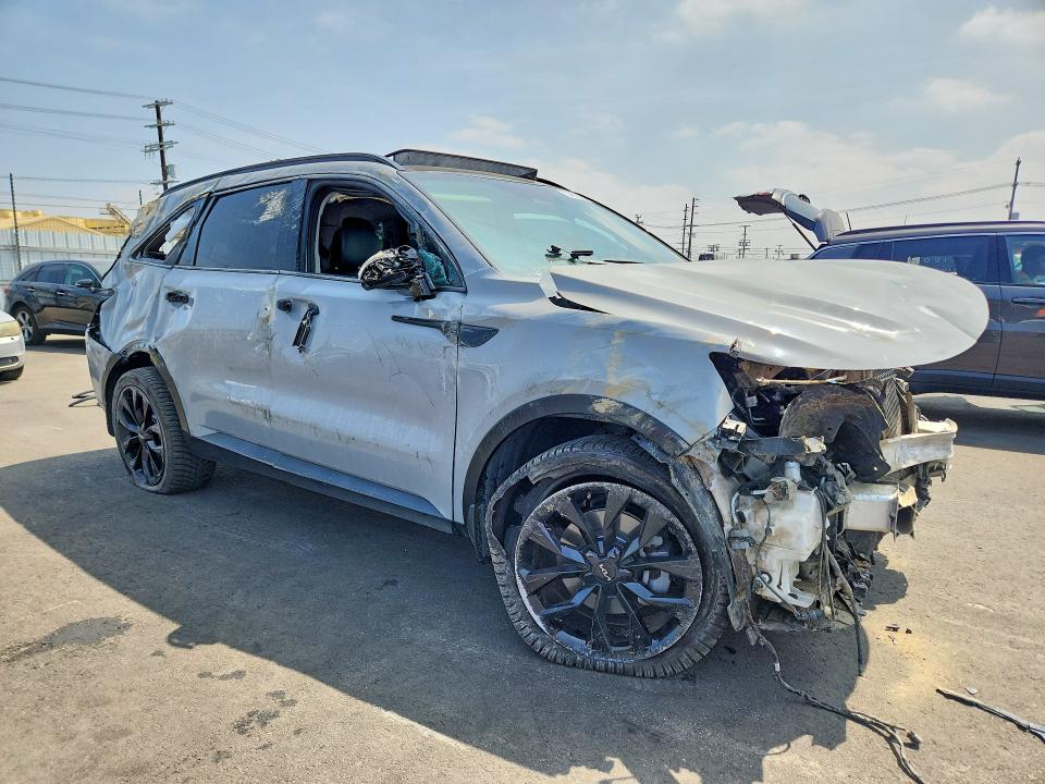 2022 Kia Sorento VIN 5XYRKDLF7NG097319 COPART salvage auction — ALL OVER, Sc - Salvage Title, sold $2,100 on 2026-07-13 (photo 4)