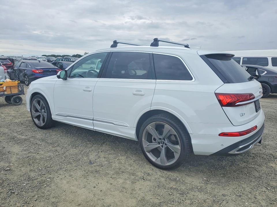 2020 Audi Q7 VIN WA1VXAF72LD009401 COPART salvage auction — NORMAL WEAR, Mt - Dis/Dlr/Exp Only Clean Title, sold $12,700 on 2026-07-09 (photo 2)