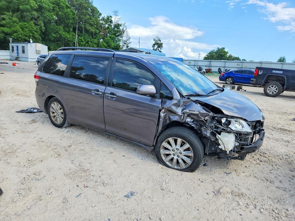 2011 Toyota Sienna VIN 5TDYK3DC4BS158456 COPART salvage auction — FRONT END, Fl - Cert Of Title Slvg Rebuildable, sold $400 on 2026-07-31 (photo 4)