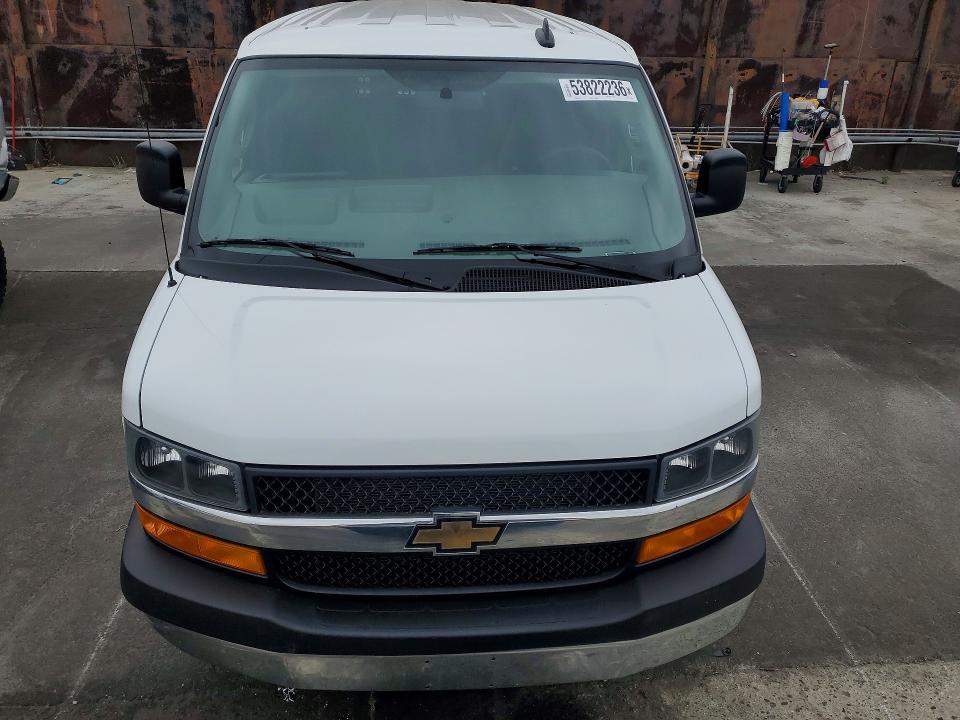 2024 Chevrolet VIN 1GCWGAFP8R1188760 COPART salvage auction — SIDE, Az - Dis/Dlr/Exp Only Clean Title, sold $16,800 on 2026-07-29 (photo 5)