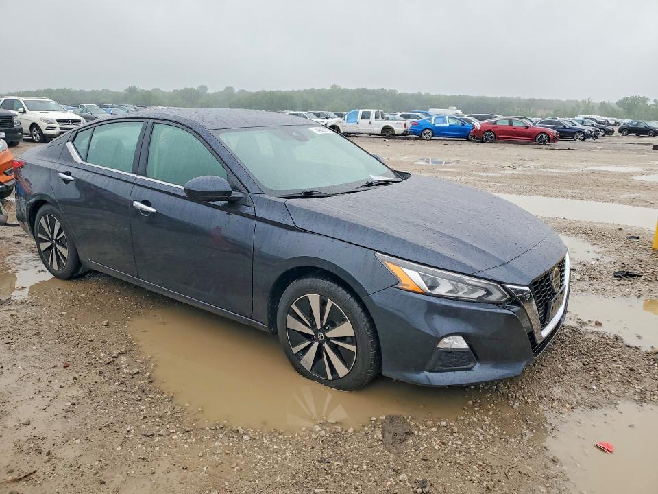 2022 Nissan Altima VIN 1N4BL4DVXNN388965 COPART salvage auction — HAIL, Ks - Cert Of Title-Salvage, sold $5,900 on 2026-07-02 (photo 4)