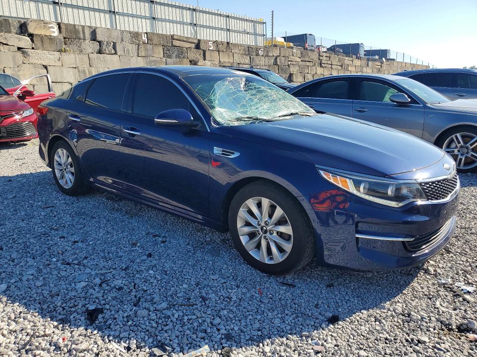 2016 Kia Optima VIN 5XXGU4L32GG087098 COPART salvage auction — ROOF, In - Certificate Of Title, sold $1,500 on 2026-07-17 (photo 4)