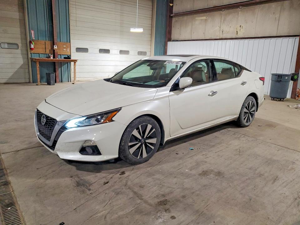2019 Nissan VIN 1N4BL4EW4KC135672 COPART salvage auction — FRONT END, Il - Salvage Certificate, sold $3,950 on 2026-07-29 (photo 1)