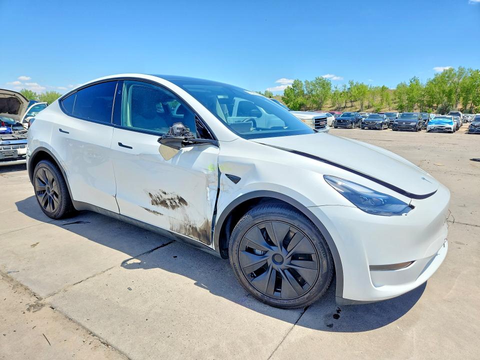2024 Tesla Model y VIN 7SAYGDEE5RA332721 COPART salvage auction — FRONT END, Co - Public - Salvage Title, sold $10,000 on 2026-07-20 (photo 4)