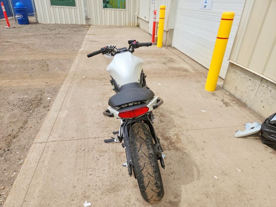 2011 Kawasaki Ex400 VIN JKAEXKC19BDA02825 COPART salvage auction — SIDE, Ab - Bos - Nonrepairable, sold $325 on 2026-07-07 (photo 4)