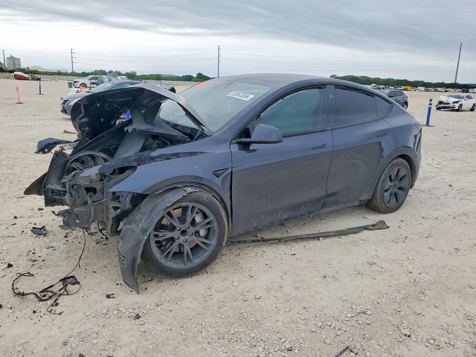 2024 Tesla Model y VIN 7SAYGDEDXRA331457 — COPART salvage auction photo