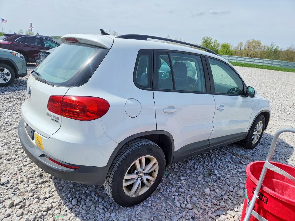 2015 Volkswagen Tiguan VIN WVGBV7AX0FW512888 COPART salvage auction — NORMAL WEAR, Mi - Dealer Only Clean Title, sold $600 on 2026-07-16 (photo 3)