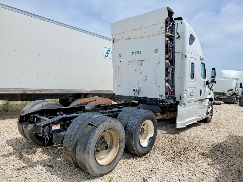 2018 Freightliner Cascadia 113 VIN 1FUJGHD91JLJX8273 COPART salvage auction — FRONT END, OK - CERTIFICATE OF TITLE, sold $1,500 on 2026-07-09 (photo 4)