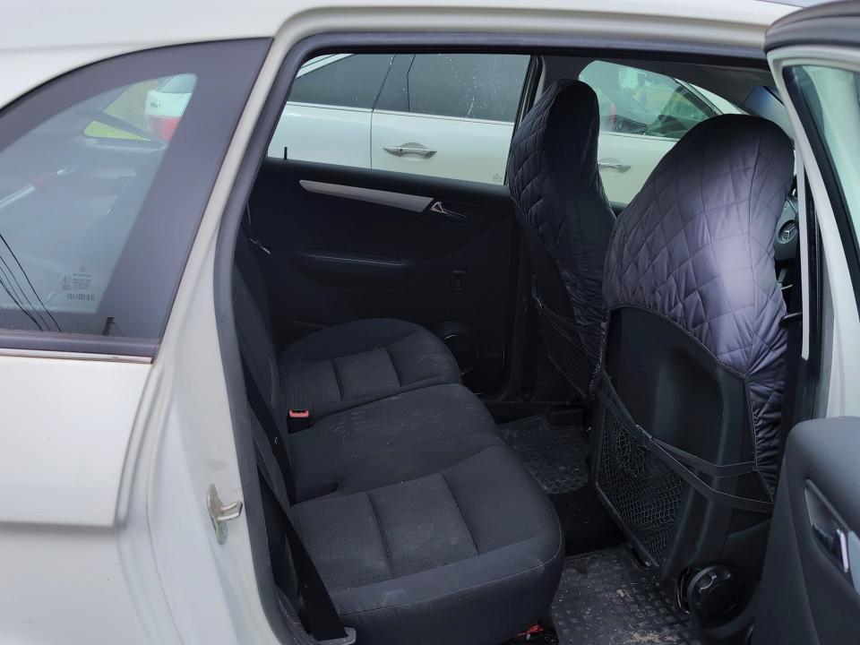 2008 Mercedes-benz B-class VIN WDDFH33XX8J322475 COPART salvage auction — NORMAL WEAR, Ns - Cert Of Registration (P), sold $400 on 2026-07-15 (photo 6)
