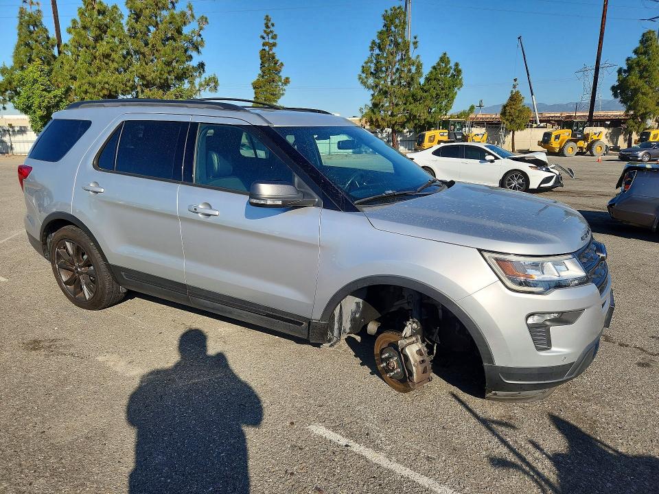 2018 Ford Explorer VIN 1FM5K7D8XJGA55925 COPART salvage auction — UNDERCARRIAGE, CA - SALVAGE CERTIFICATE, sold $925 on 2026-07-30 (photo 4)