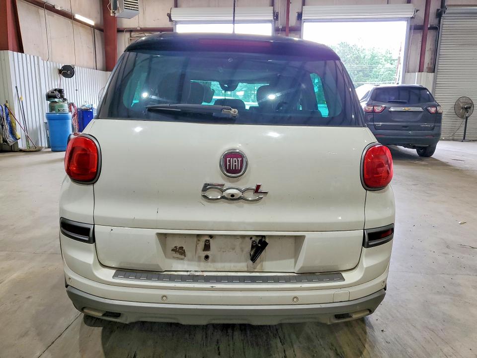 2018 Fiat 500 VIN ZFBCFADH8JZ040702 COPART salvage auction — UNDERCARRIAGE, Tx - Salvage Vehicle Title, sold $275 on 2026-07-06 (photo 6)