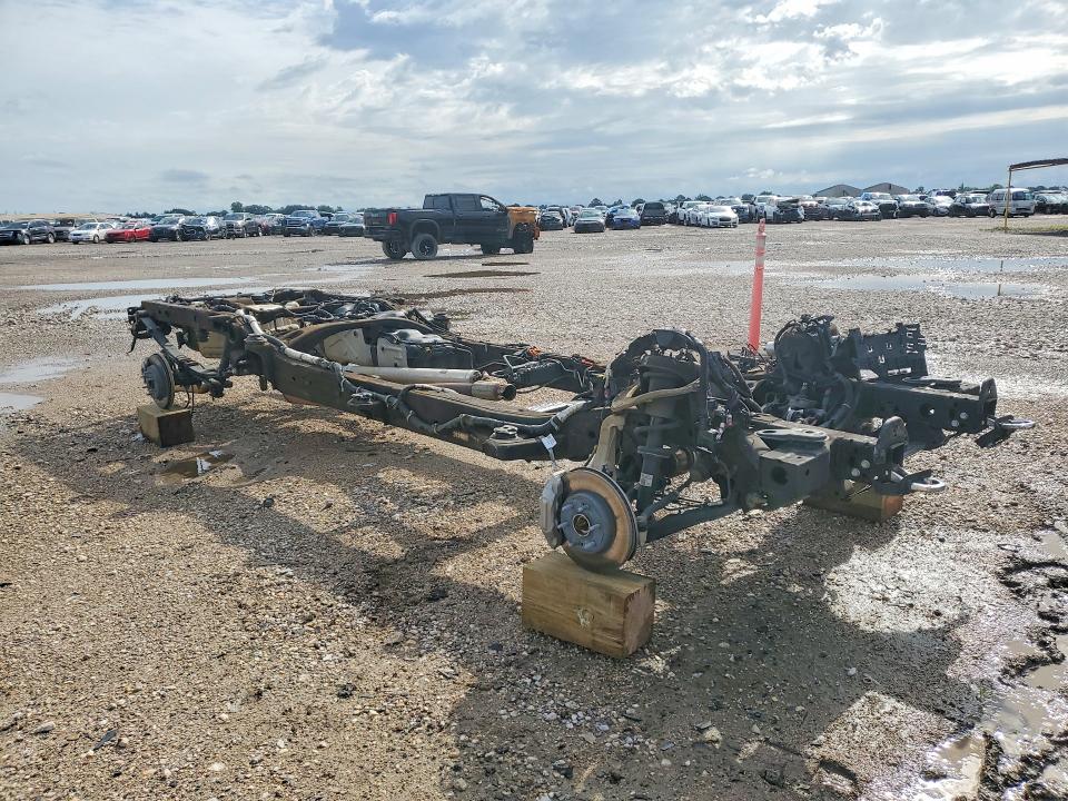 2024 Chevrolet Silverado VIN 2GCUDJEDXR1158600 COPART salvage auction — STRIPPED, Tx - Nonrepairable Title, sold $1,450 on 2026-07-02 (photo 4)