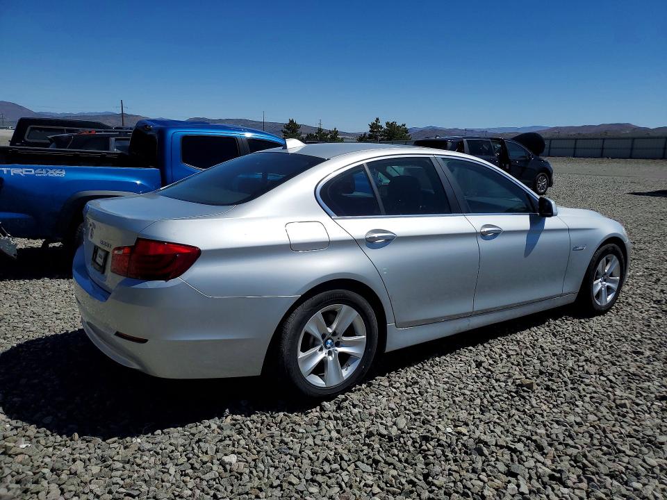 2013 BMW 5er VIN WBAXH5C52DDW16838 COPART salvage auction — MINOR DENT/SCRATCHES, Nv - Certificate Of Title, sold $2,350 on 2026-07-09 (photo 3)