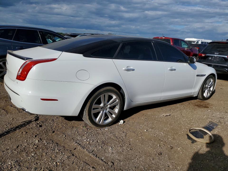 2012 Jaguar Xj VIN SAJWA2GB5CLV36957 COPART salvage auction — WATER/FLOOD, Il - Salvage Cert-Flood, sold $950 on 2026-07-16 (photo 3)