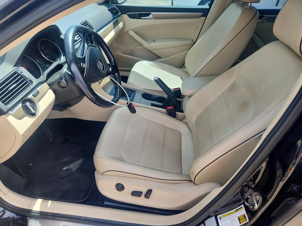 2018 Volkswagen Passat VIN 1VWBA7A39JC006772 COPART salvage auction — Side, TX - SALVAGE VEHICLE TITLE, sold $3,050 on 2026-07-09 (photo 7)