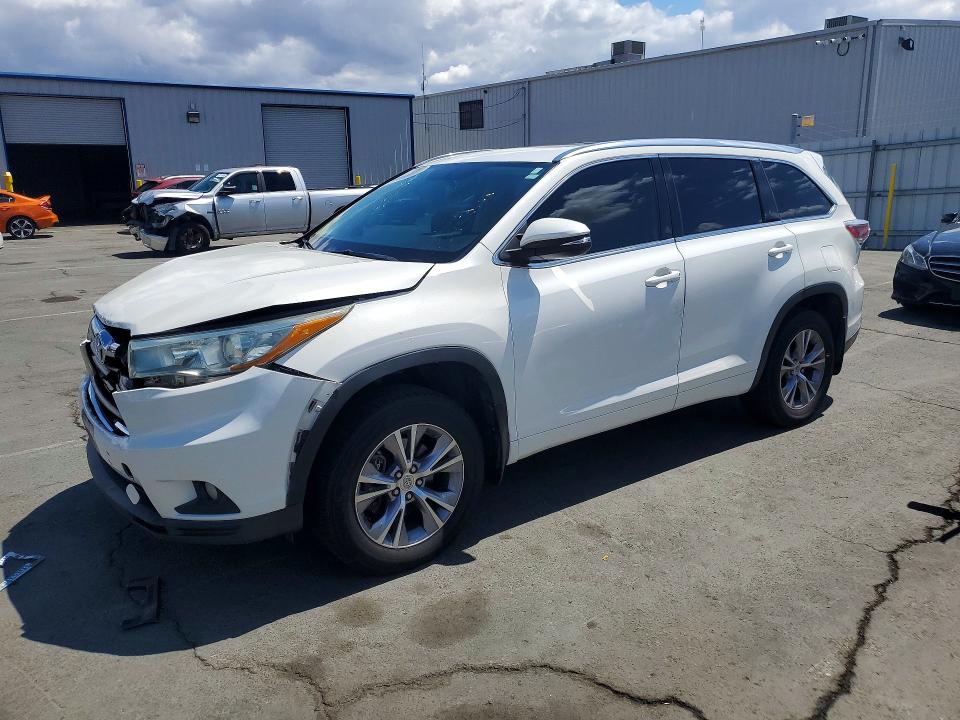 2015 Toyota Highlander VIN 5TDJKRFH8FS193522 COPART salvage auction — FRONT END, Ca - Salvage Certificate, sold $6,300 on 2026-07-06 (photo 1)