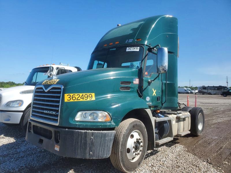 2017 Mack Cxu612 VIN 1M1AW01X8HM009807 COPART salvage auction — NORMAL WEAR, IN - CERTIFICATE OF TITLE, sold $1,900 on 2026-07-09 (photo 2)