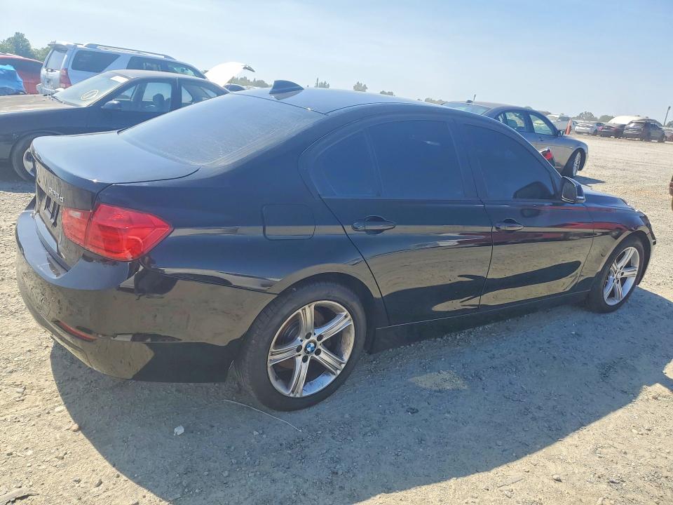 2014 BMW 3er VIN WBA3D3C5XEK155397 COPART salvage auction — MINOR DENT/SCRATCHES, Ca - Dis/Dlr/Exp Only Clean Title, sold $2,550 on 2026-07-02 (photo 3)