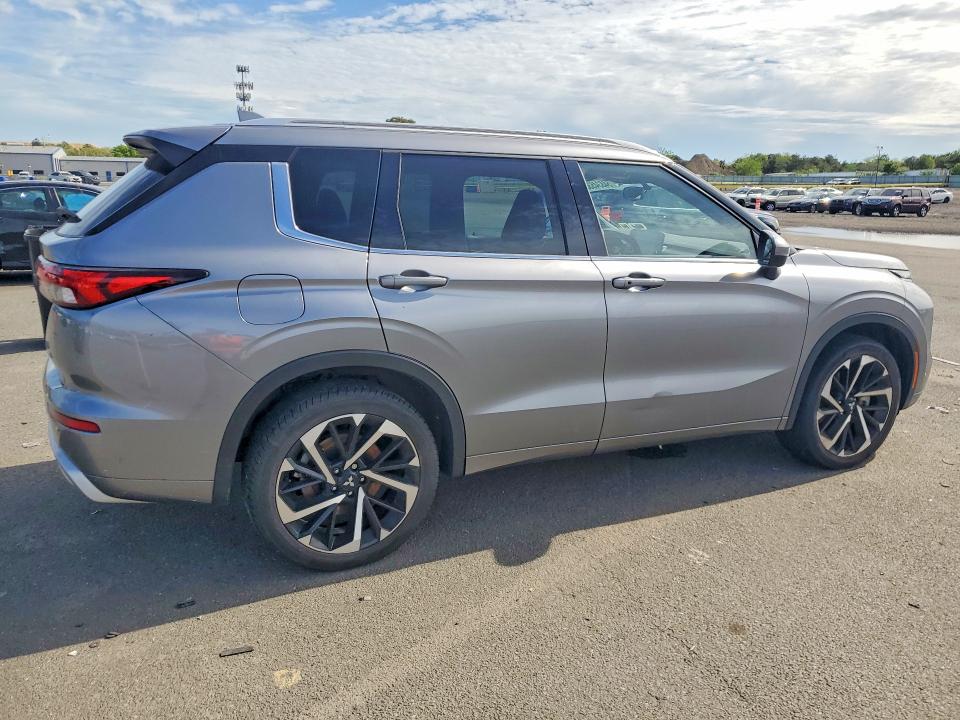 2022 Mitsubishi Outlander VIN JA4J4VA8XNZ083931 COPART salvage auction — WATER/FLOOD, Ny - Mv907A-Flood Salvage, sold $10,800 on 2026-07-20 (photo 3)