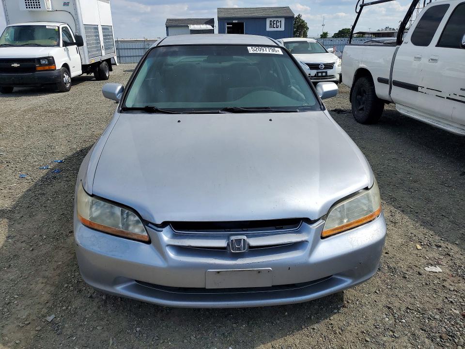 1998 Honda Accord VIN 1HGCG5648WA077204 COPART salvage auction — NORMAL WEAR, Ca - Dis/Dlr/Exp Only Clean Title, sold $125 on 2026-07-02 (photo 5)