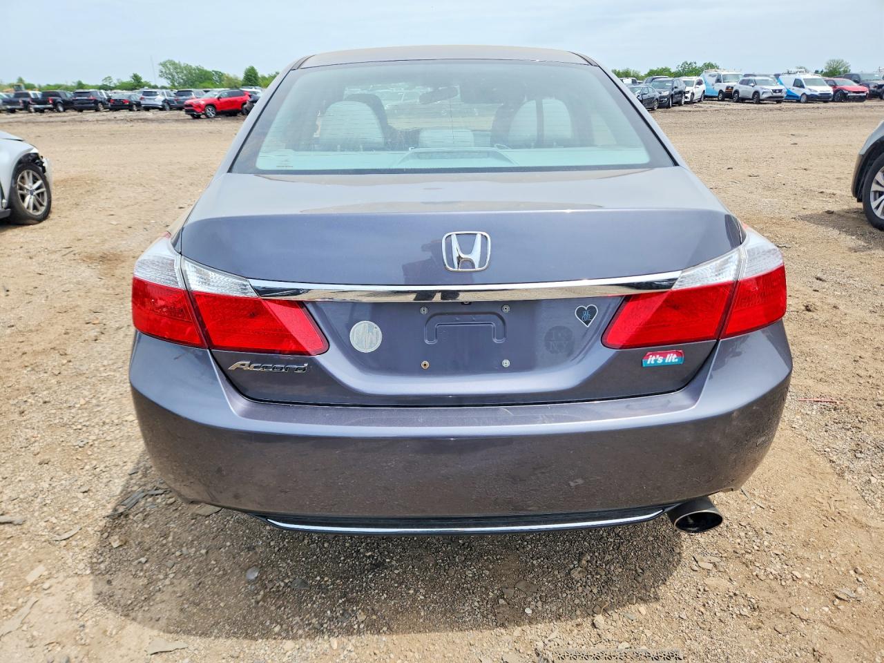 2015 Honda Accord VIN 1HGCR2F76FA269353 COPART salvage auction — Side, IL - SALVAGE CERTIFICATE, sold $1,200 on 2026-07-09 (photo 6)