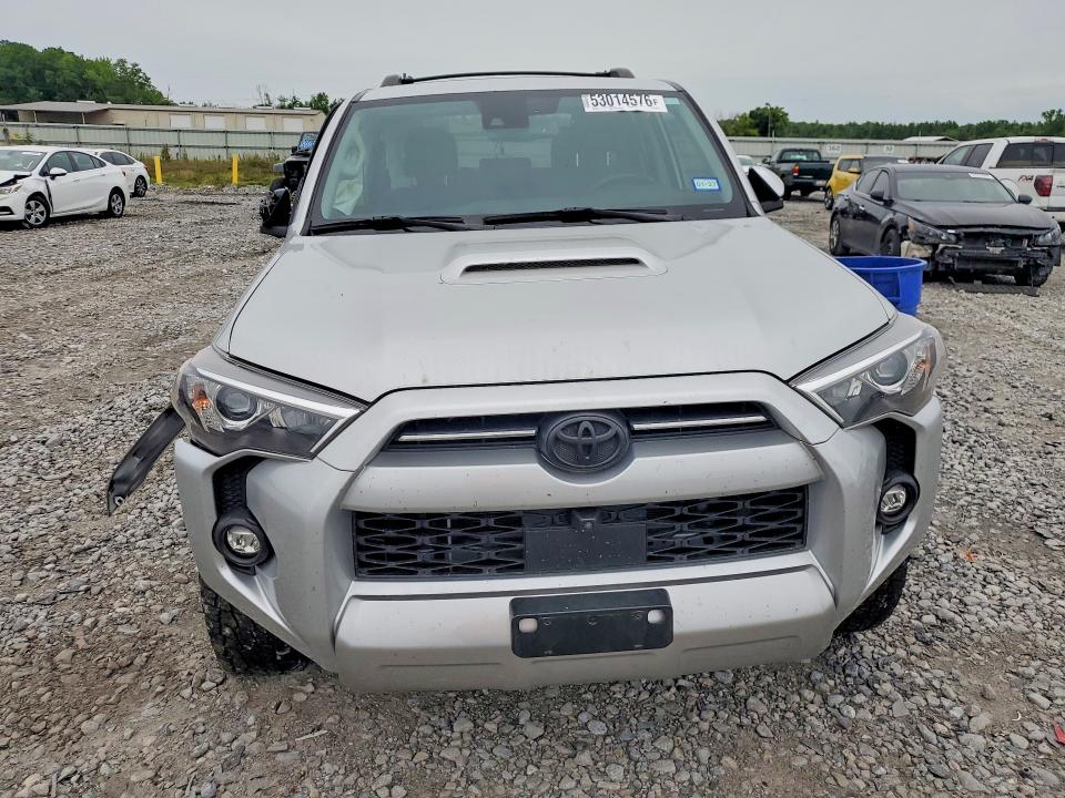 2023 Toyota 4runner VIN JTERU5JR0P6184851 COPART salvage auction — SIDE, Salvage Title, sold $19,700 on 2026-08-20 (photo 5)