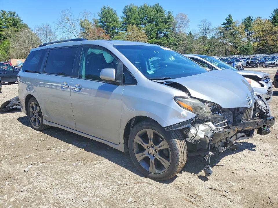 2015 Toyota Sienna VIN 5TDXK3DC2FS686899 COPART salvage auction — FRONT END, Ma - Cert Of Title-Reconstrctd Coll, sold $3,550 on 2026-07-09 (photo 4)