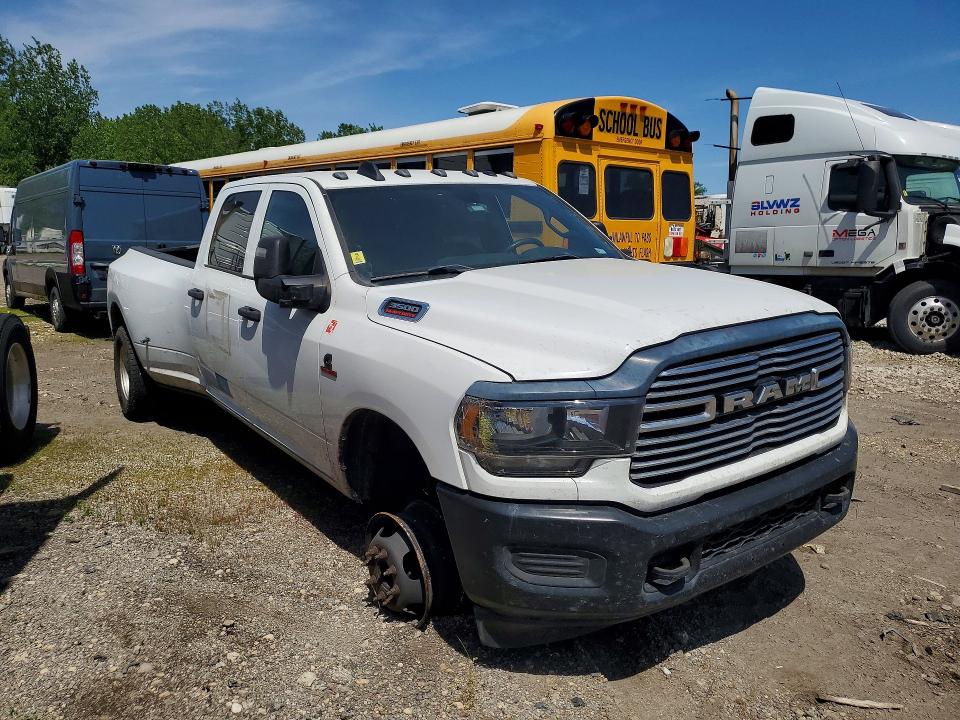 2023 Ram 3500 VIN 3C63RRGL8PG509502 COPART salvage auction — MINOR DENT/SCRATCHES, Fl - Certificate Of Title, sold $13,500 on 2026-07-28 (photo 4)