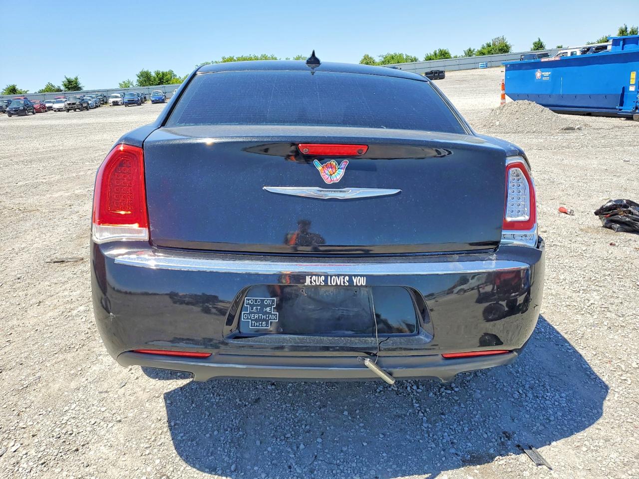 2015 Chrysler 300 VIN 2C3CCAAG5FH830035 COPART salvage auction — Front End, KY - CERT OF TITLE-SALVAGE, sold $1,600 on 2026-07-09 (photo 6)