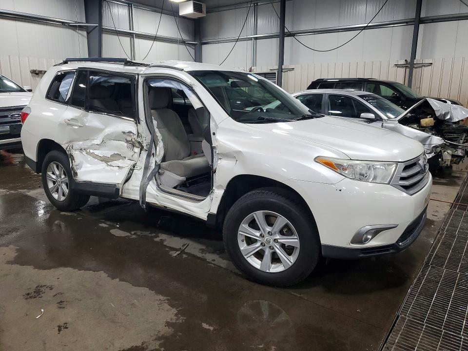 2011 Toyota Highlander VIN 5TDBK3EH3BS072197 COPART salvage auction — SIDE, Mn - Cert Of Title-Prior Salvage, sold $650 on 2026-07-09 (photo 4)