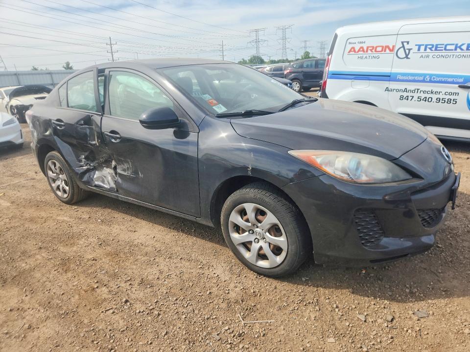 2013 Mazda 3 VIN JM1BL1U72D1826555 COPART salvage auction — SIDE, Il - Salvage Certificate, sold $800 on 2026-07-21 (photo 4)