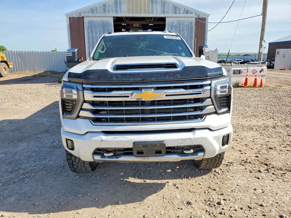 2024 Chevrolet Silverado VIN 1GC4YVEY5RF433572 COPART salvage auction — SIDE, Wv - Salvage Certificate, sold $25,750 on 2026-08-18 (photo 5)