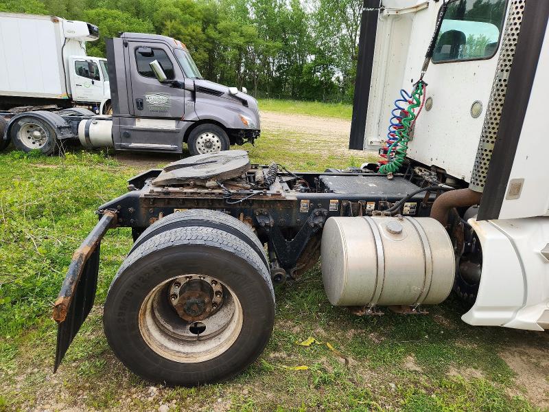 2015 Kenworth Constructi VIN 1XKYA48X1FJ462423 COPART salvage auction — NORMAL WEAR, IN - CERTIFICATE OF TITLE, sold $5,600 on 2026-07-07 (photo 6)