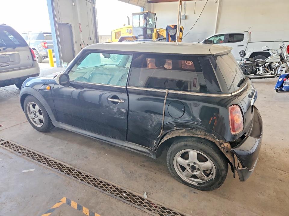 2007 Mini Hardtop VIN WMWMF335X7TT50315 COPART salvage auction — REAR END, Tx - Salvage Vehicle Title, sold $750 on 2026-07-06 (photo 2)