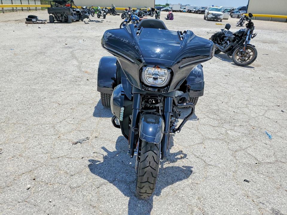 2026 Harley-davidson VIN 1HD1MGN13TB854152 COPART salvage auction — SIDE, Tx - Salvage Vehicle Title, sold $14,000 on 2026-07-02 (photo 2)
