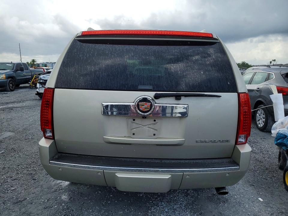 2013 Cadillac Escalade VIN 1GYS3AEF9DR148873 COPART salvage auction — MINOR DENT/SCRATCHES, Mt - Certificate Of Title, sold $1,800 on 2026-07-31 (photo 6)