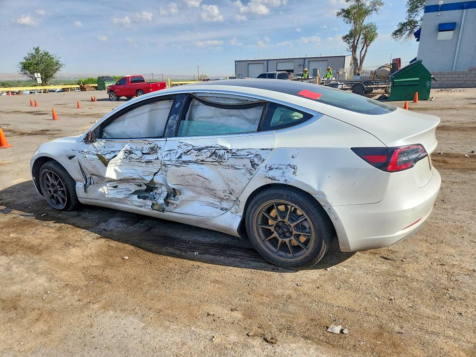 2020 Tesla Model 3 VIN 5YJ3E1EB5LF651502 COPART salvage auction — SIDE, Nm - Cert Of Title-Salvage, sold $4,150 on 2026-07-04 (photo 2)