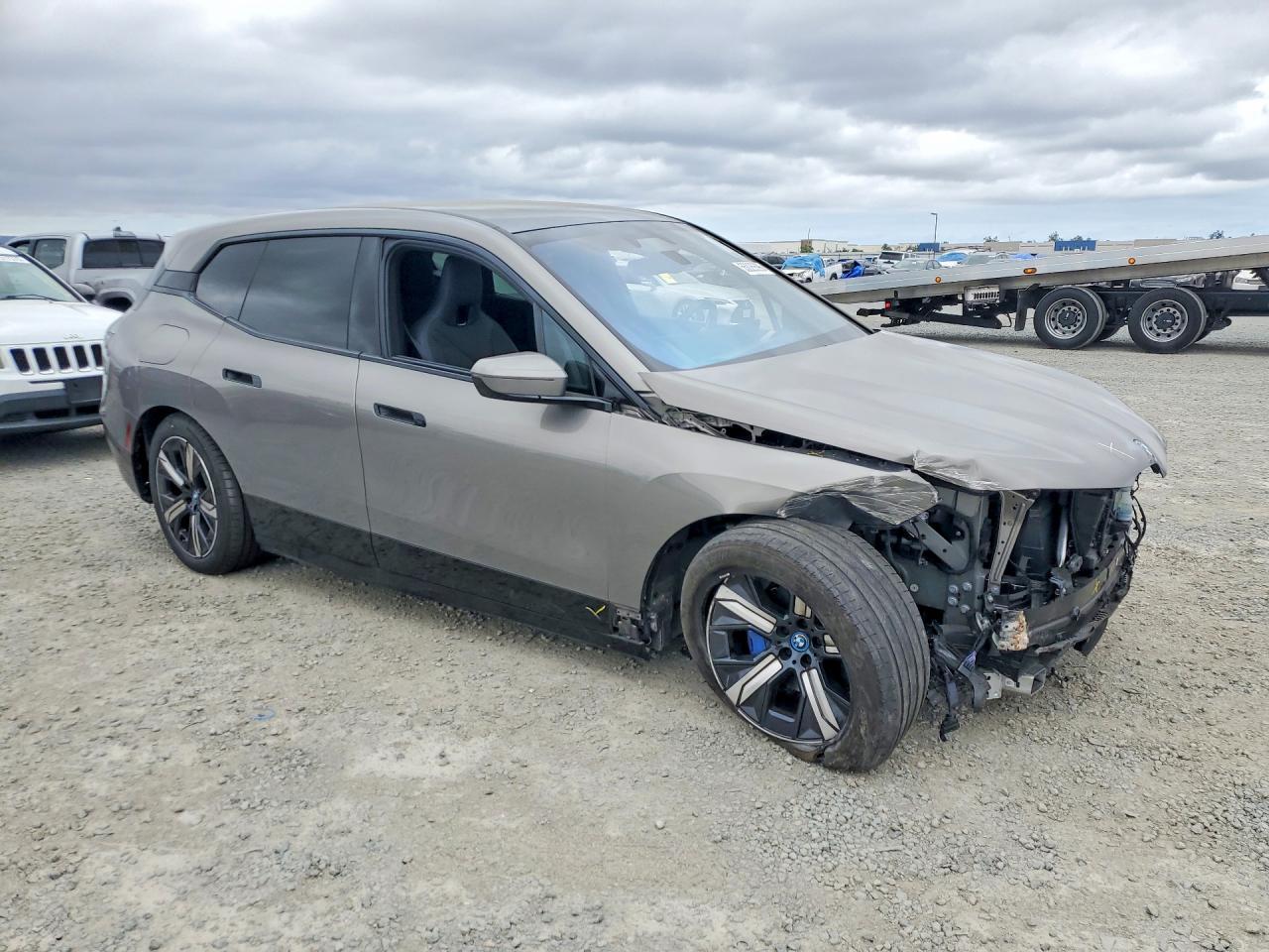 2025 BMW iX VIN WB523CF04SCT70826 COPART salvage auction — Front End, CA - SALVAGE CERTIFICATE, sold $27,000 on 2026-08-11 (photo 4)