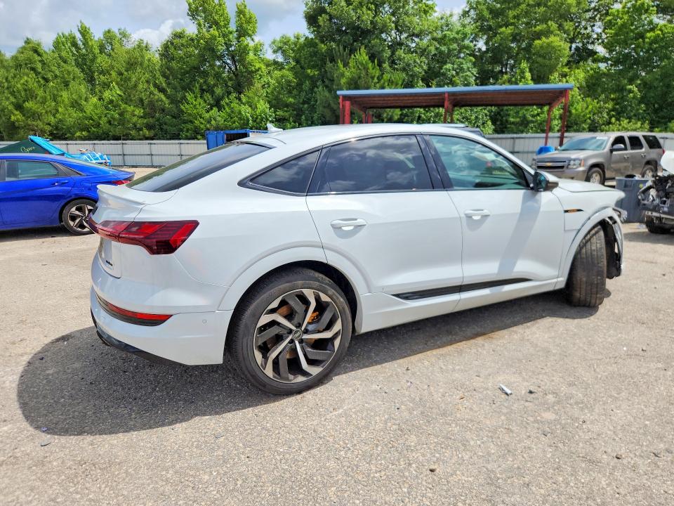 2022 Audi E-tron VIN WA12ABGE4NB009387 COPART salvage auction — FRONT END, Fl - Cert Of Title Slvg Rebuildable, sold $10,900 on 2026-07-24 (photo 3)