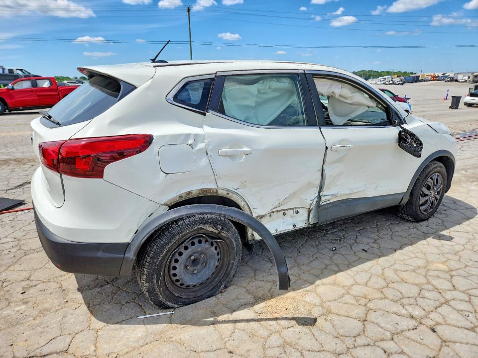 2019 Nissan Rogue VIN JN1BJ1CP3KW221549 COPART salvage auction — ROLLOVER, TN - SALVAGE CERTIFICATE, sold $1,650 on 2026-07-08 (photo 3)
