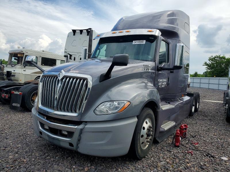 2021 International Lt VIN 3HSDZTZR5MN347547 COPART salvage auction — MINOR DENT/SCRATCHES, KS - CERTIFICATE OF TITLE, sold $16,900 on 2026-07-28 (photo 2)