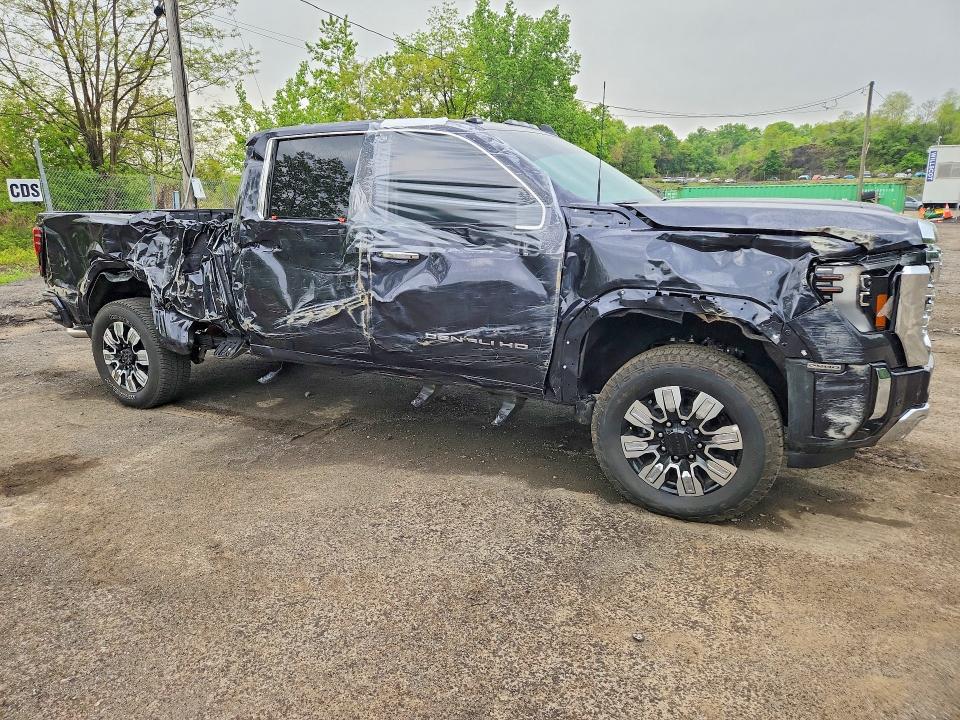 2025 Gmc VIN 1GT4URE78SF370953 COPART salvage auction — SIDE, Nj - Cert Of Title-Salvage, sold $34,750 on 2026-07-23 (photo 4)