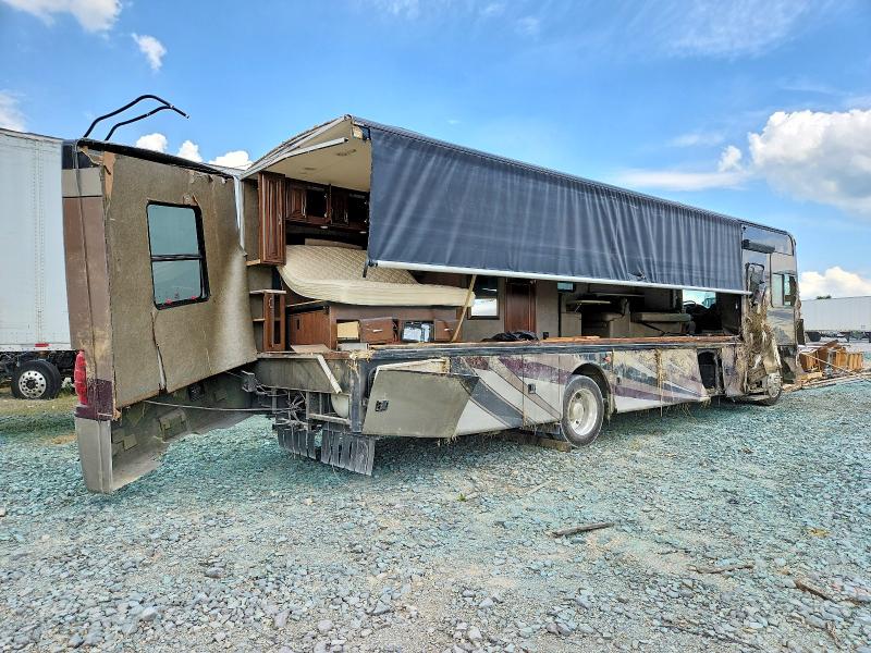 2017 Thor Motor coach VIN 1F66F5DY7H0A12750 COPART salvage auction — ROLLOVER, NC - SALVAGE CERTIFICATE OF TITLE, sold $6,000 on 2026-09-18 (photo 4)