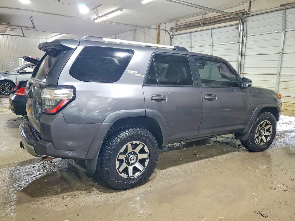 2018 Toyota 4runner VIN JTEBU5JR4J5590257 COPART salvage auction — ROLLOVER, Tn - Salvage Certificate, sold $10,200 on 2026-07-28 (photo 3)