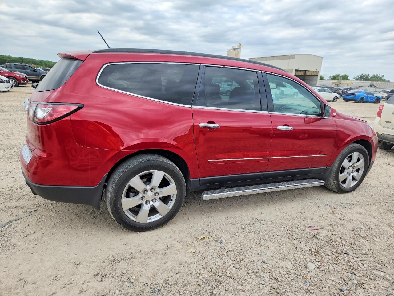 2014 Chevrolet Traverse VIN 1GNKVJKD6EJ231767 COPART salvage auction — Front End, KS - CERT OF TITLE-SALVAGE, sold $1,150 on 2026-07-09 (photo 3)