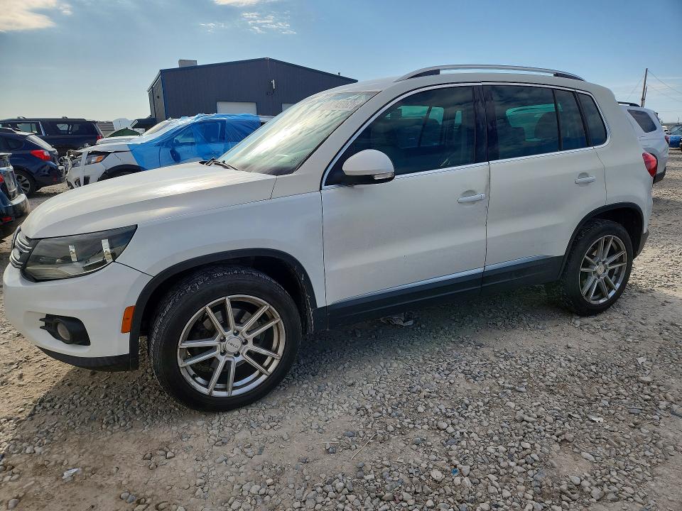 2013 Volkswagen Tiguan VIN WVGAV3AXXDW560464 COPART salvage auction — MINOR DENT/SCRATCHES, Mt - Certificate Of Title, sold $350 on 2026-07-31 (photo 1)